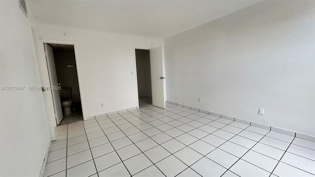 210 172nd St, Unit 228, Sunny Isles Beach, FL 33160 Photo