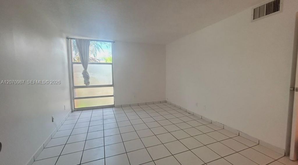 210 172nd St, Unit 228, Sunny Isles Beach, FL 33160 Photo