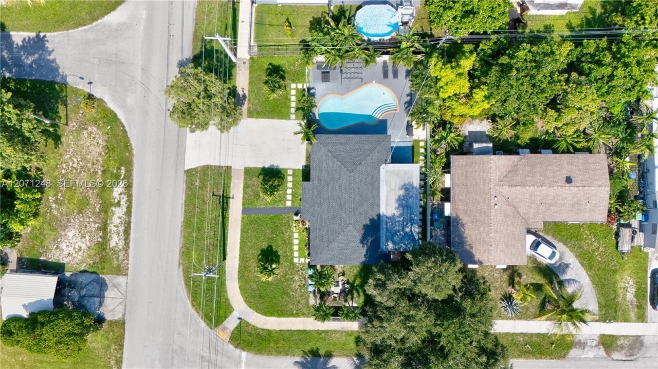1298 NE 199th St, Miami, FL 33179 Photo