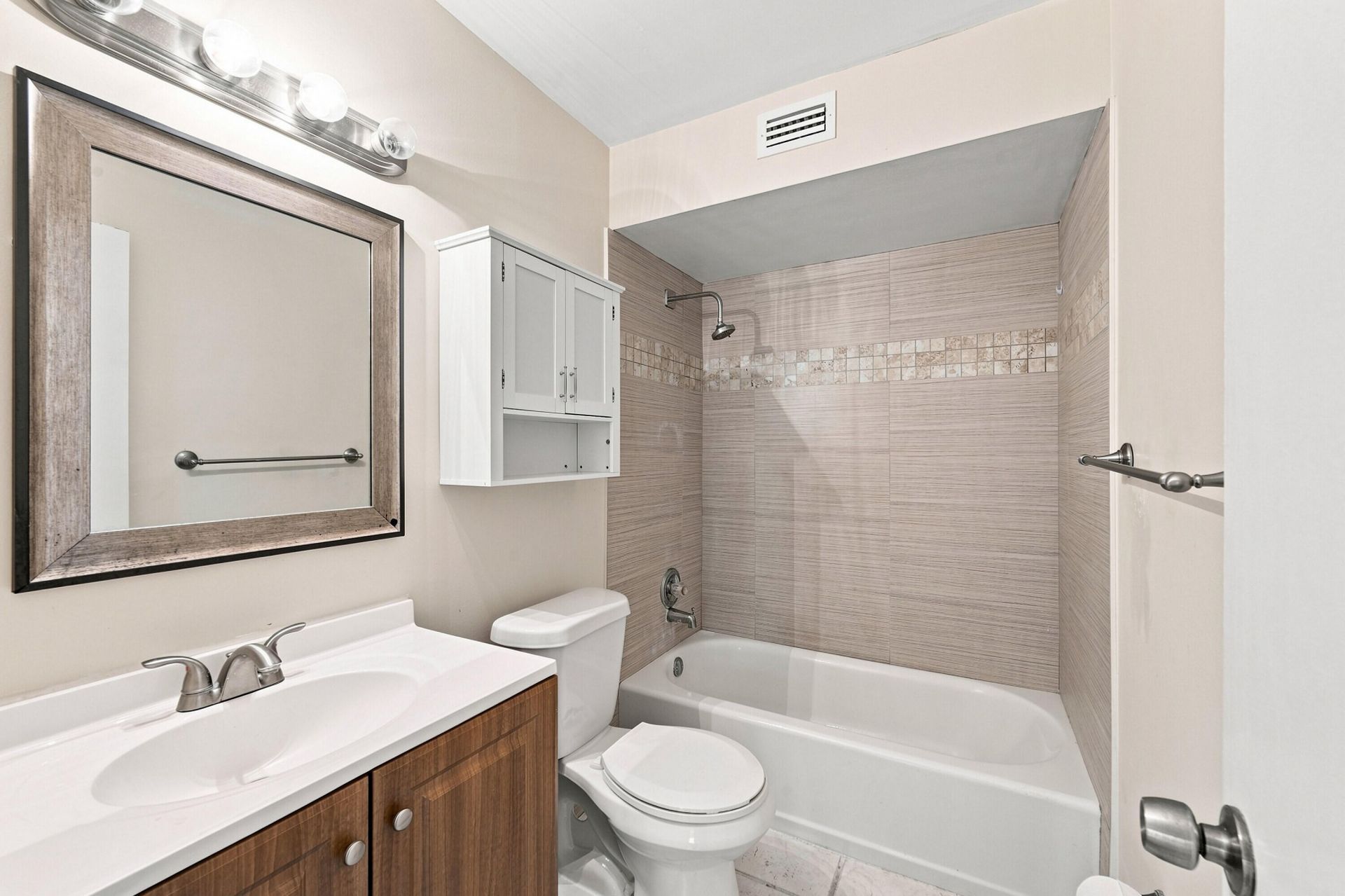 5951 NE 14th Lane, Unit 204N, Fort Lauderdale, FL 33334 Photo