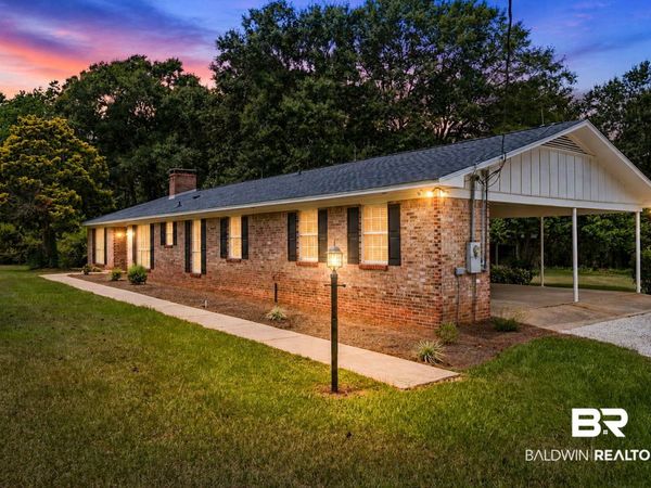 3401 Robinsonville Rd, Atmore, AL 36502