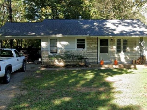 811 N Farmington Road , Jackson, MO 63755