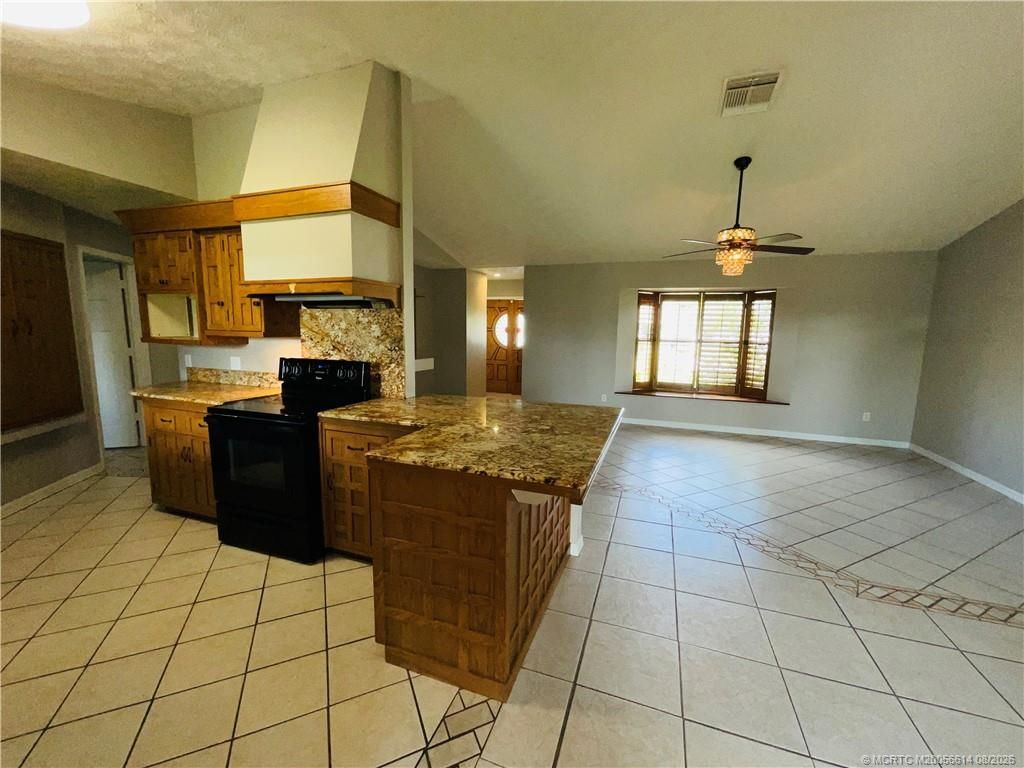 1634 SW Gemini Lane, Port Saint Lucie, FL 34984 Photo