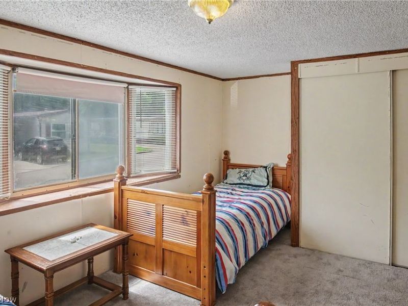 430 Whispering Pines Drive SW, Warren, OH 44481 Photo 12