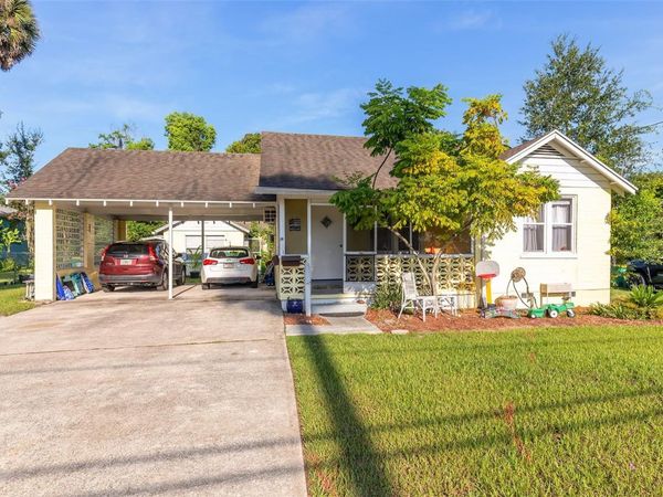 220 N ADELLE AVENUE , DELAND, FL 32720