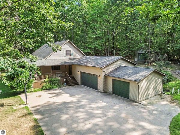 722 Bungo Lake Road, Harrison, MI 48625