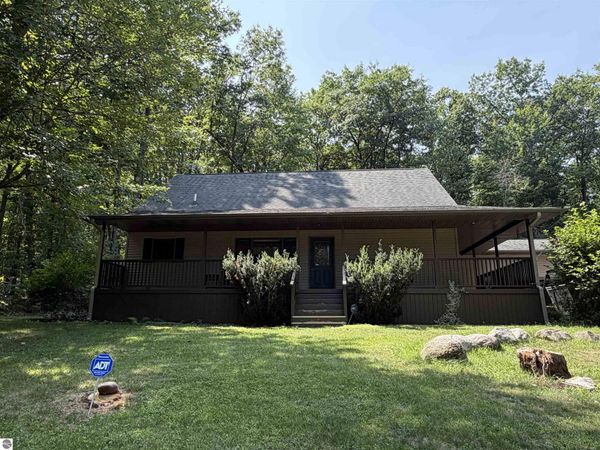722 Bungo Lake Road, Harrison, MI 48625