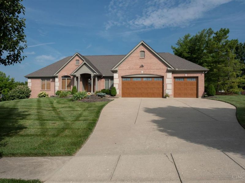 6955 Tradewinds Court, Liberty Township, OH 45011 Photo 2