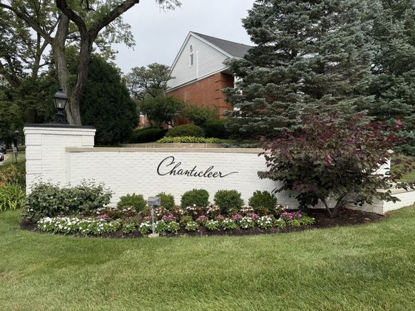 1205 Chanticleer Lane, Hinsdale, IL 60521