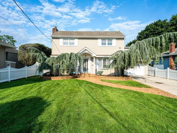 752 Oakfield Avenue , Bellmore, NY 11710
