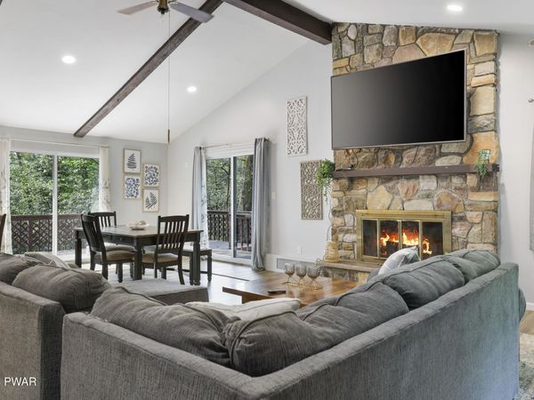19 Conservancy Court , Gouldsboro, PA 18424