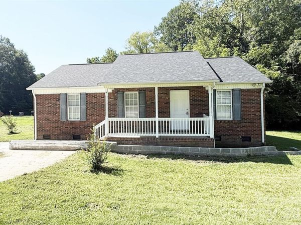 527 E Carpenter Street, Dallas, NC 28034