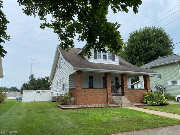 528 S River Street , Newcomerstown, OH 43832