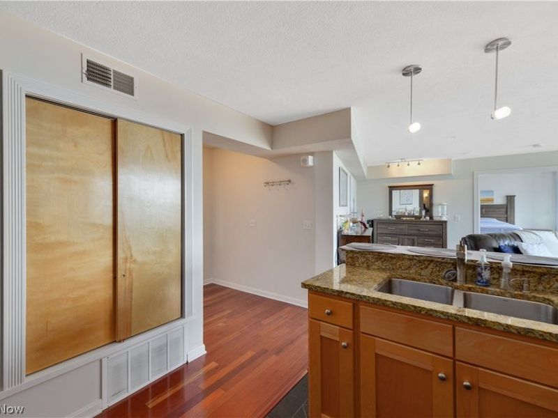 2222 Detroit Avenue , Unit 907, Cleveland, OH 44113 Photo 7