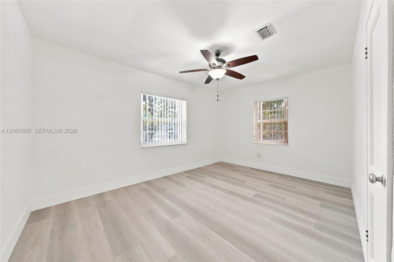 596 NW 109th St, Miami, FL 33168 Photo
