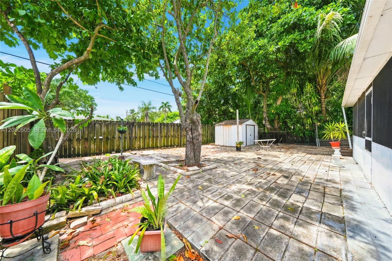 596 NW 109th St, Miami, FL 33168 Photo