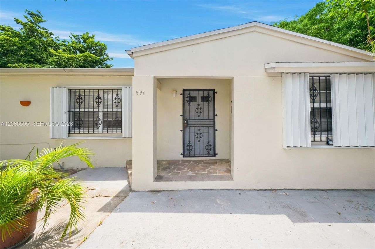 596 NW 109th St, Miami, FL 33168 Photo