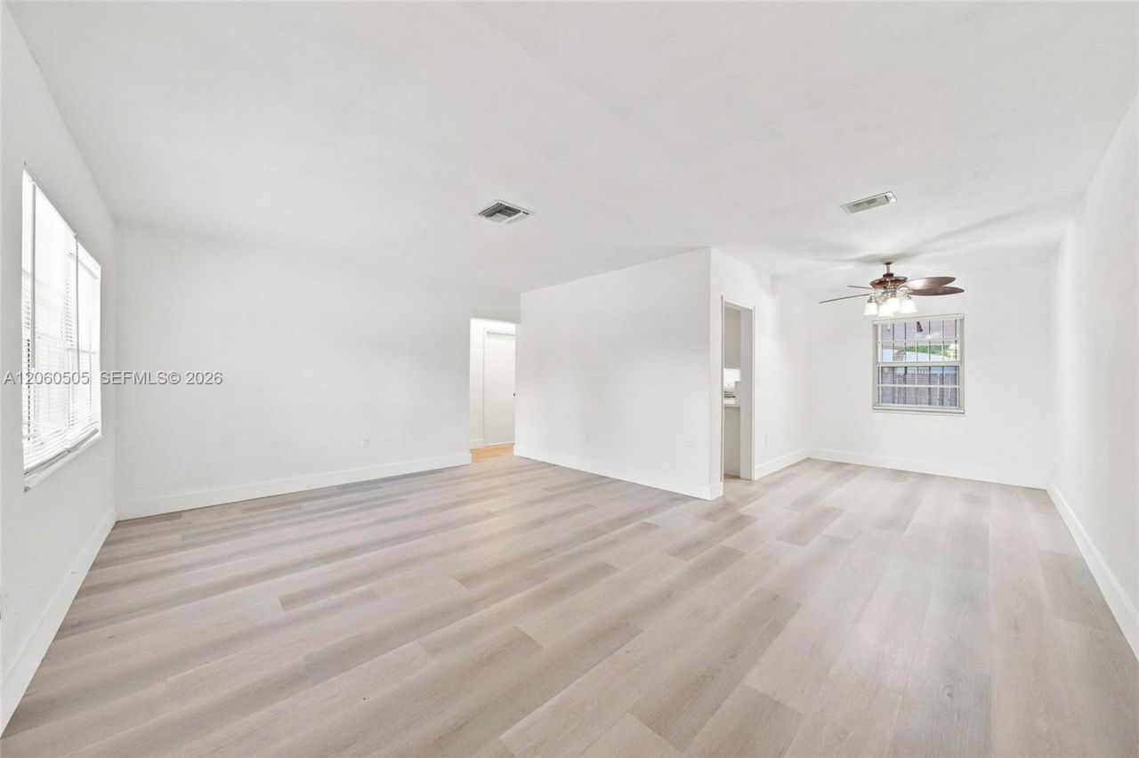596 NW 109th St, Miami, FL 33168 Photo