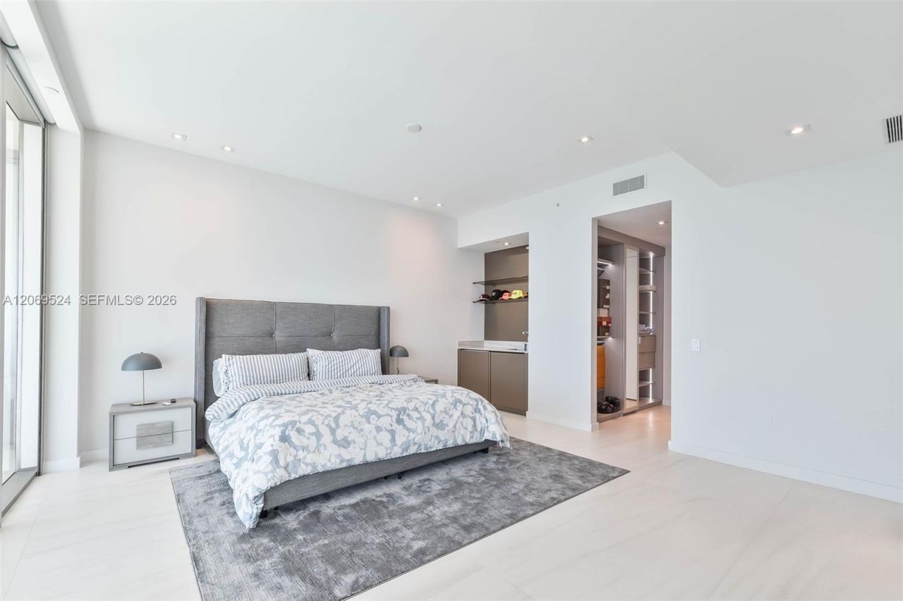 18975 Collins Ave, Unit 5403, Sunny Isles Beach, FL 33160 Photo