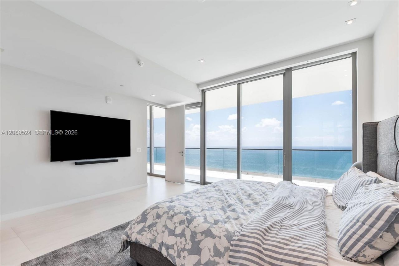 18975 Collins Ave, Unit 5403, Sunny Isles Beach, FL 33160 Photo