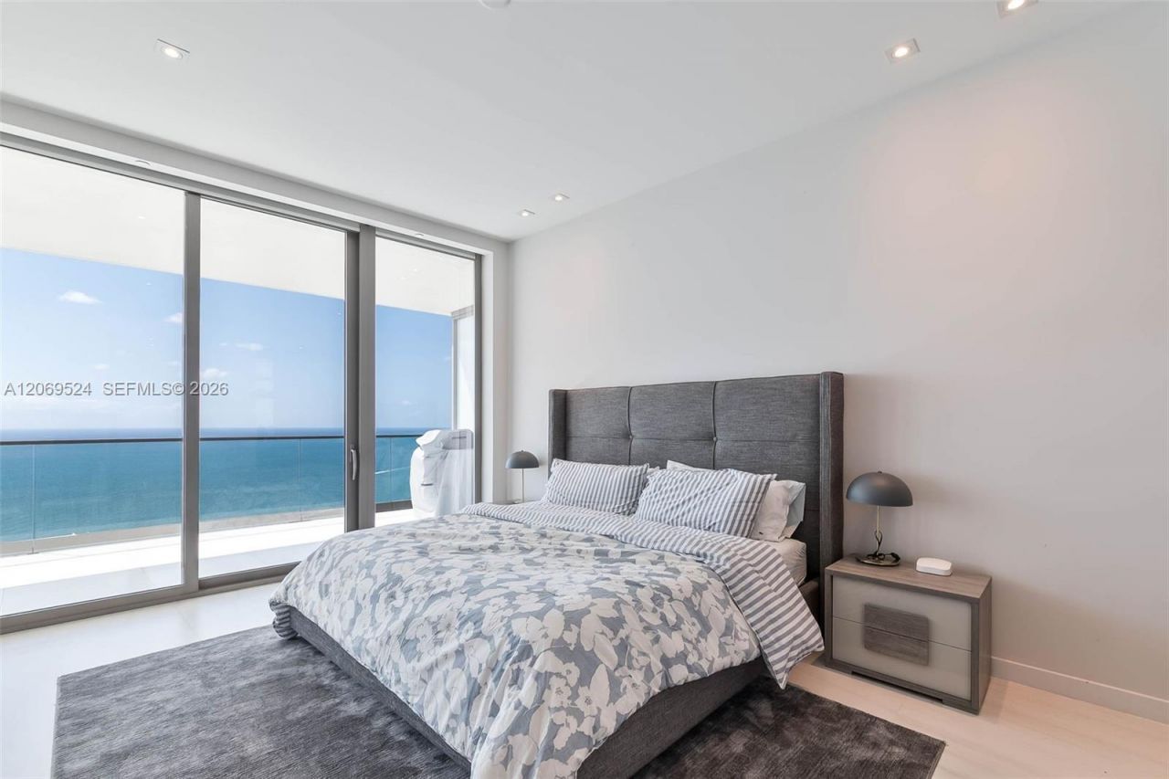 18975 Collins Ave, Unit 5403, Sunny Isles Beach, FL 33160 Photo