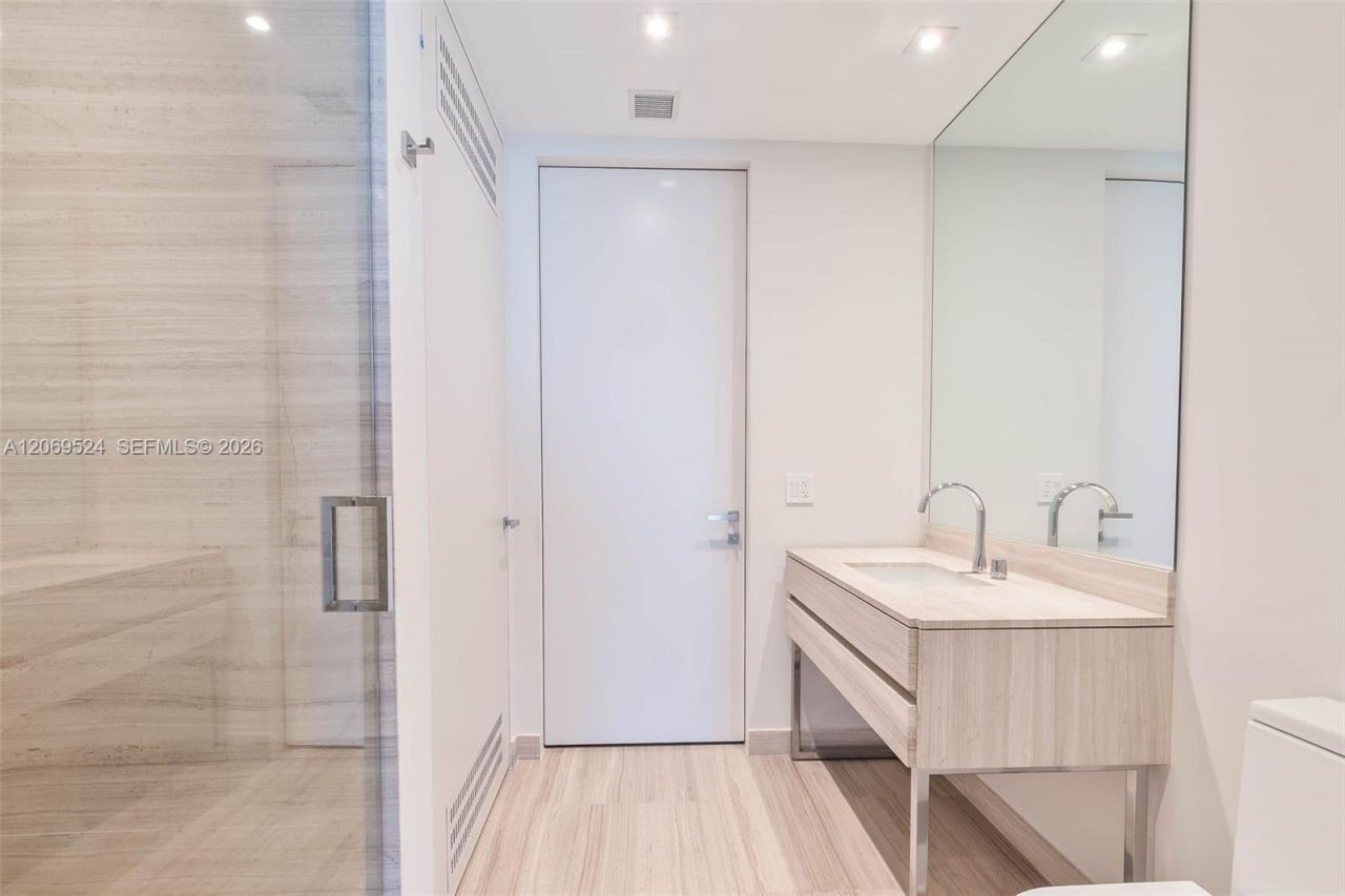 18975 Collins Ave, Unit 5403, Sunny Isles Beach, FL 33160 Photo