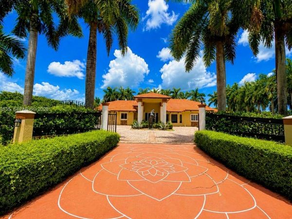 19701 SW 197th Ave , Miami, FL 33187