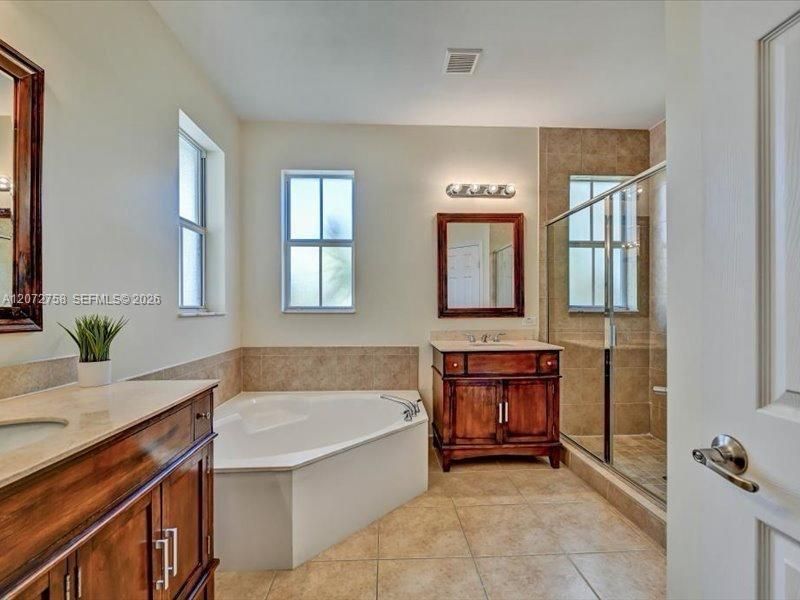 7490 NW 115th Ct, Doral, FL 33178 Photo