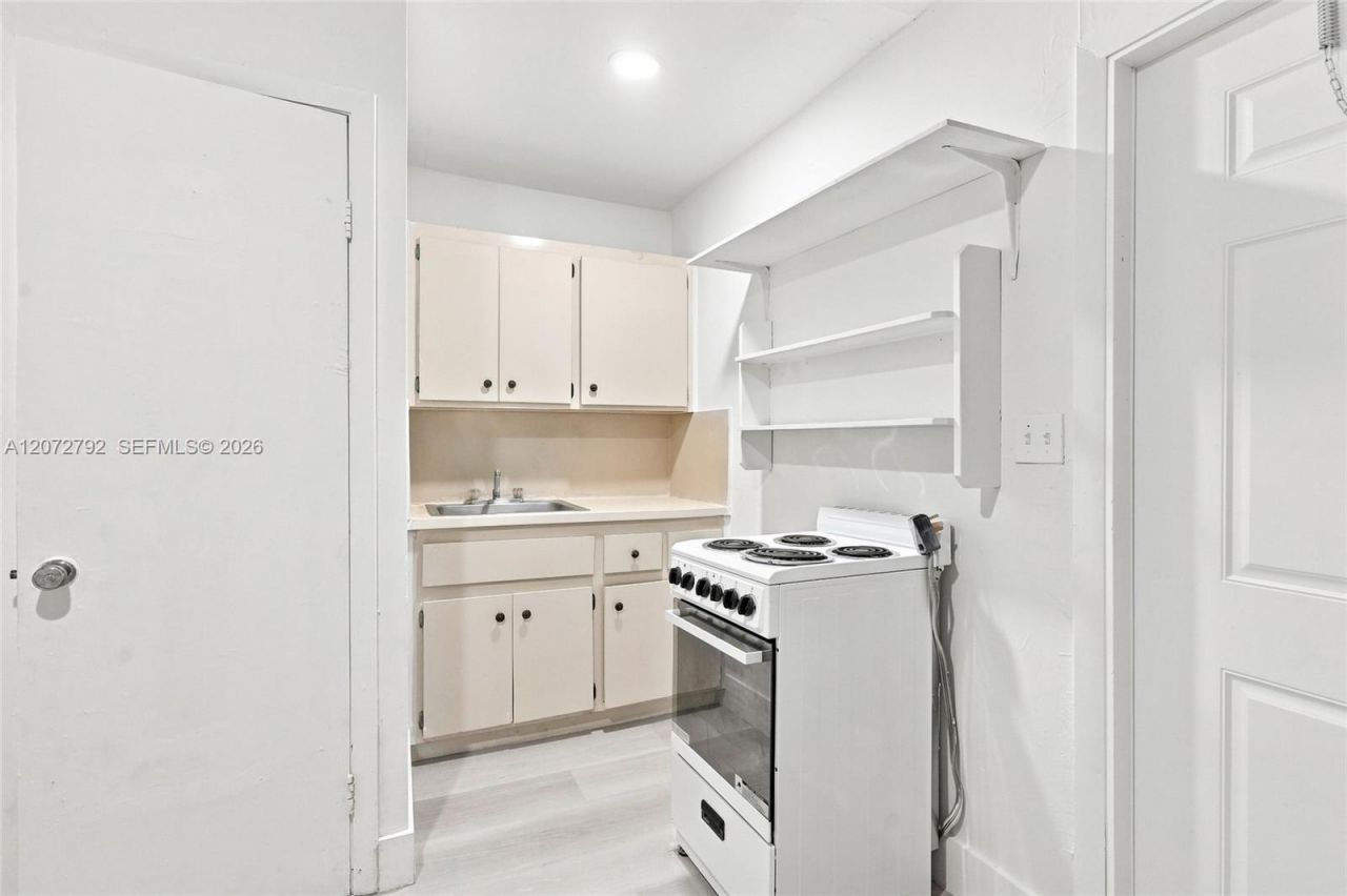 596 NW 109th St, Unit 1, Miami, FL 33168 Photo