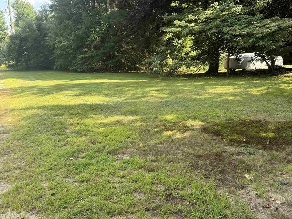 15 Essex Drive, Raymond, NH 03077