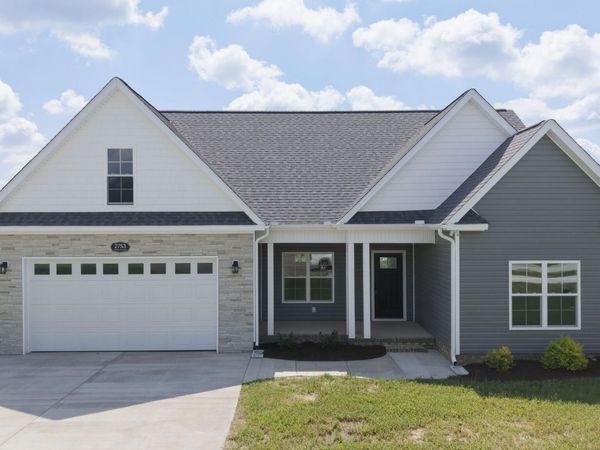 2753 Whitaker Glen Drive, Farmville, NC 27828