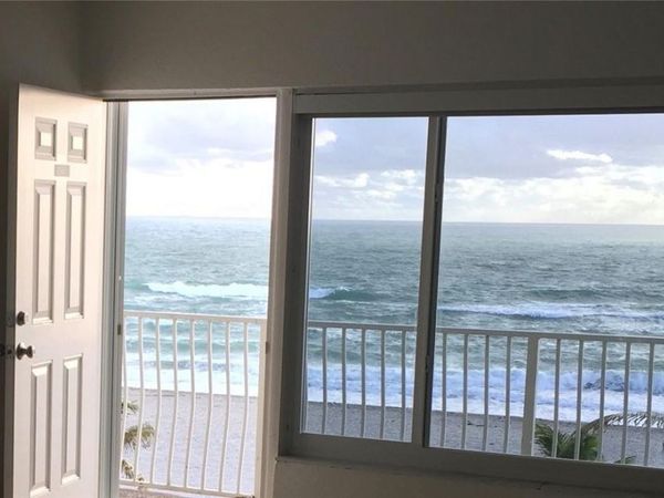 300 OREGON Street, Unit 303, Hollywood, FL 33019