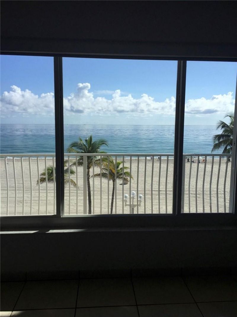 300 Oregon Street, Unit 303, Hollywood, FL 33019 Photo