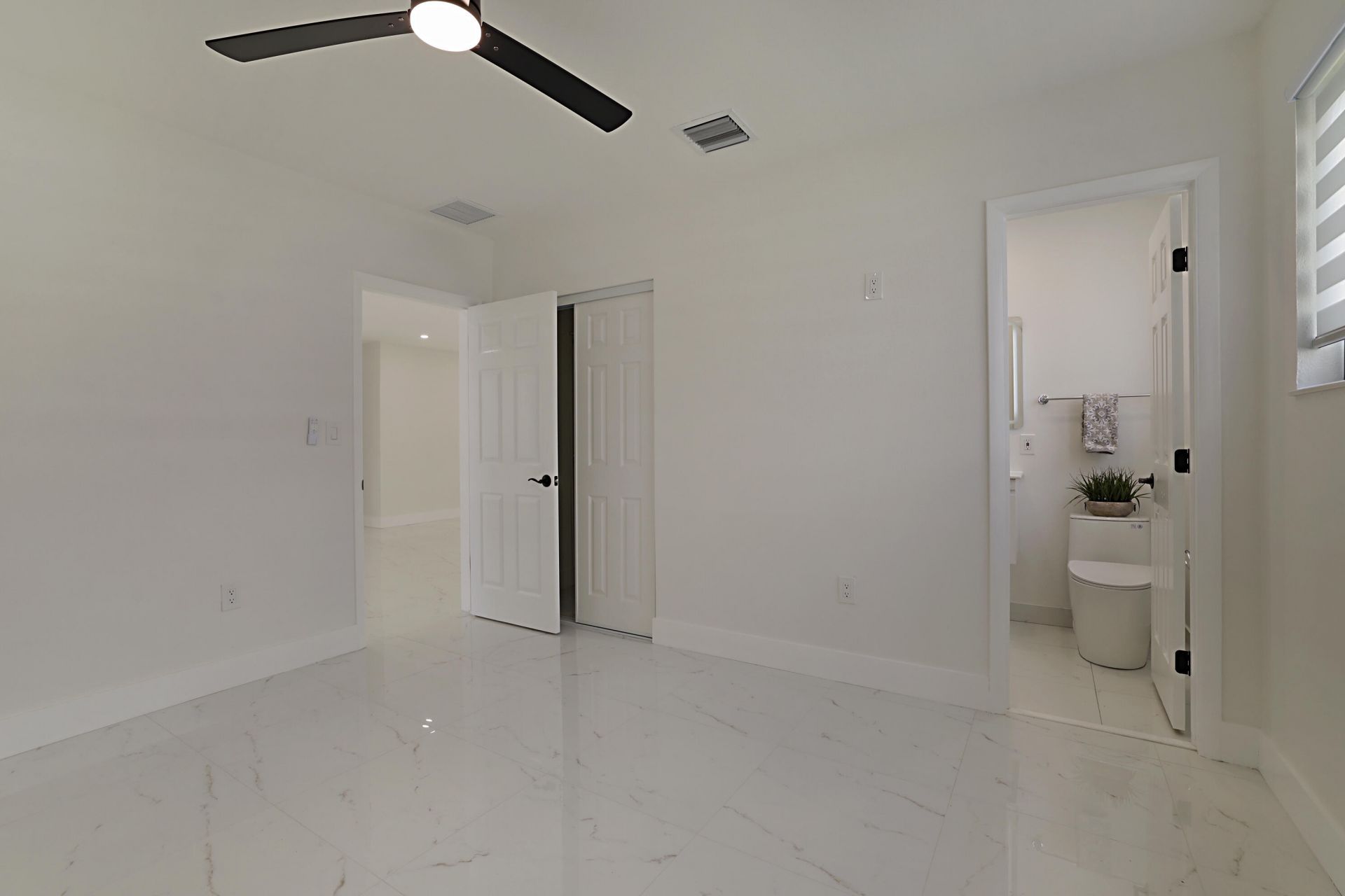 421 Fontana Drive, Palm Springs, FL 33461 Photo