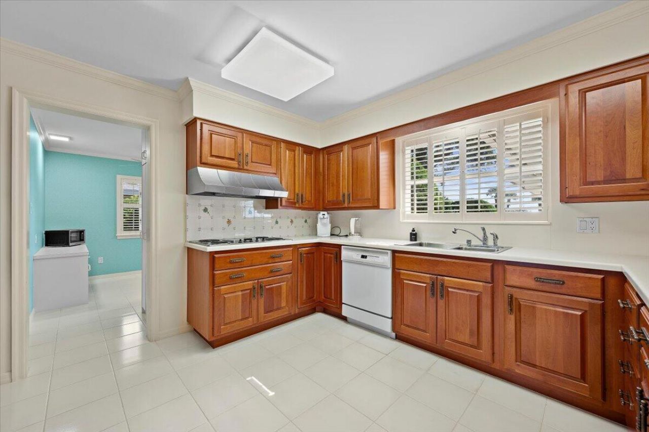 1000 Country Club Drive, North Palm Beach, FL 33408 Photo