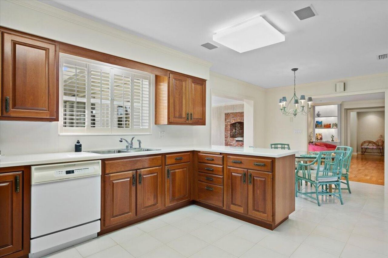 1000 Country Club Drive, North Palm Beach, FL 33408 Photo