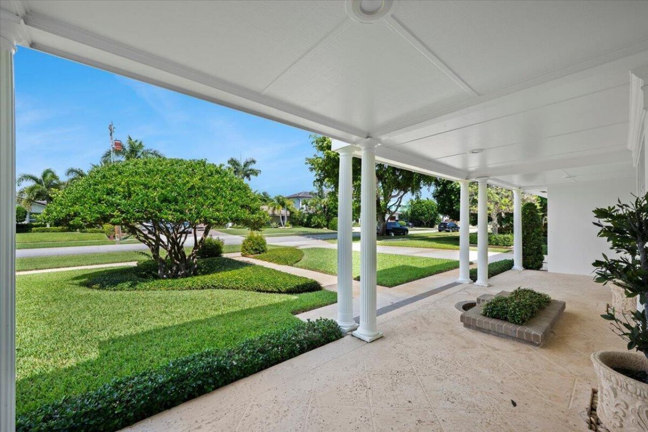 1000 Country Club Drive, North Palm Beach, FL 33408 Photo