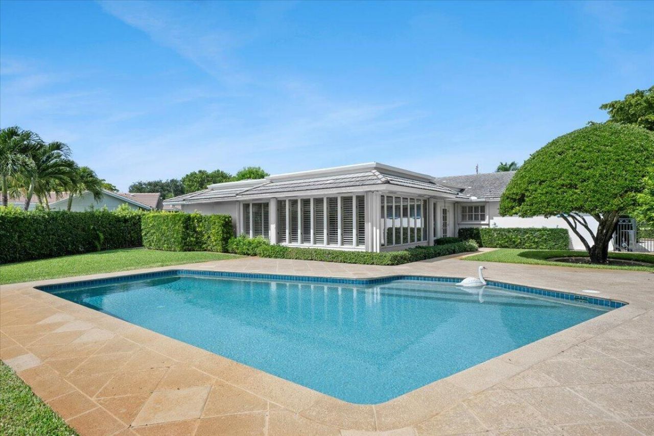 1000 Country Club Drive, North Palm Beach, FL 33408 Photo