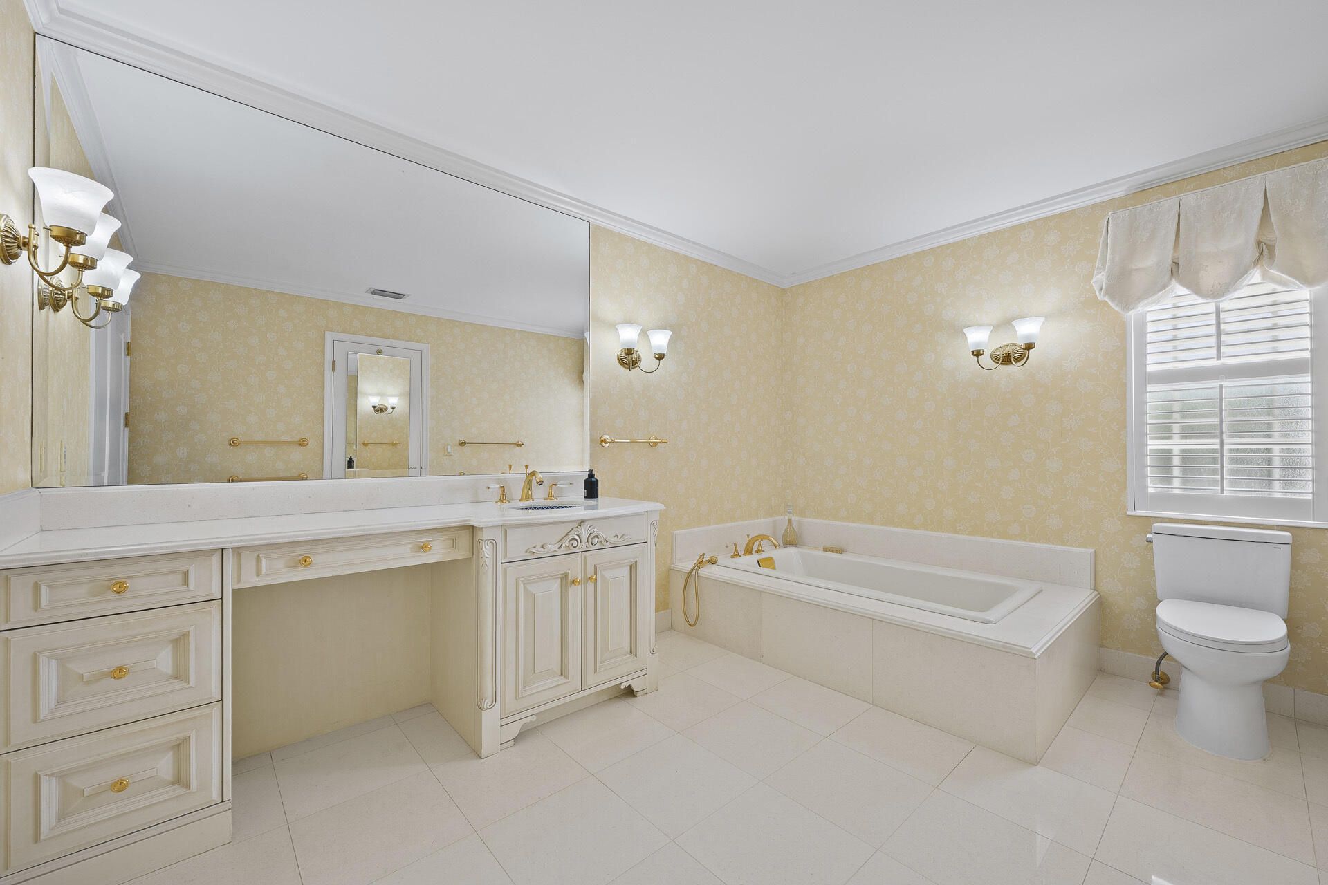 1000 Country Club Drive, North Palm Beach, FL 33408 Photo