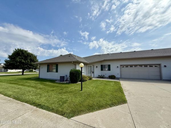 1934 2ND AVENUE SE, Watertown, SD 57201