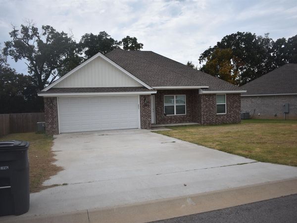 Searcy, AR 72143