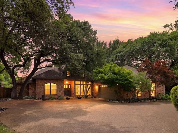 8710 Sanshire Avenue, Dallas, TX 75231