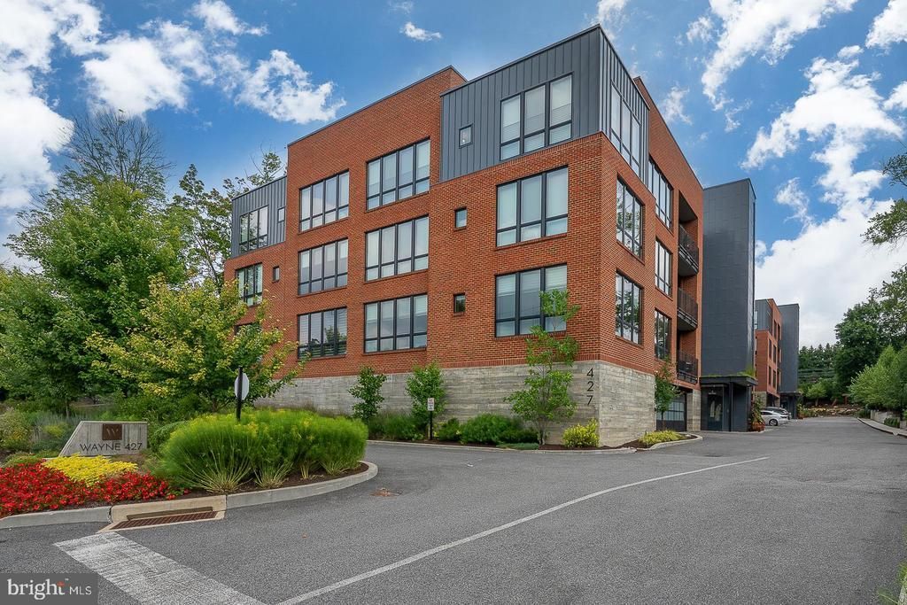 427 E LANCASTER AVENUE , WAYNE, PA 19087