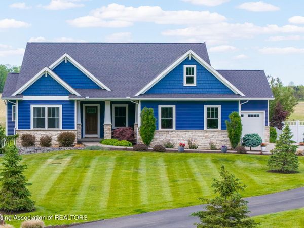 3950 W Howe Road, DeWitt, MI 48820