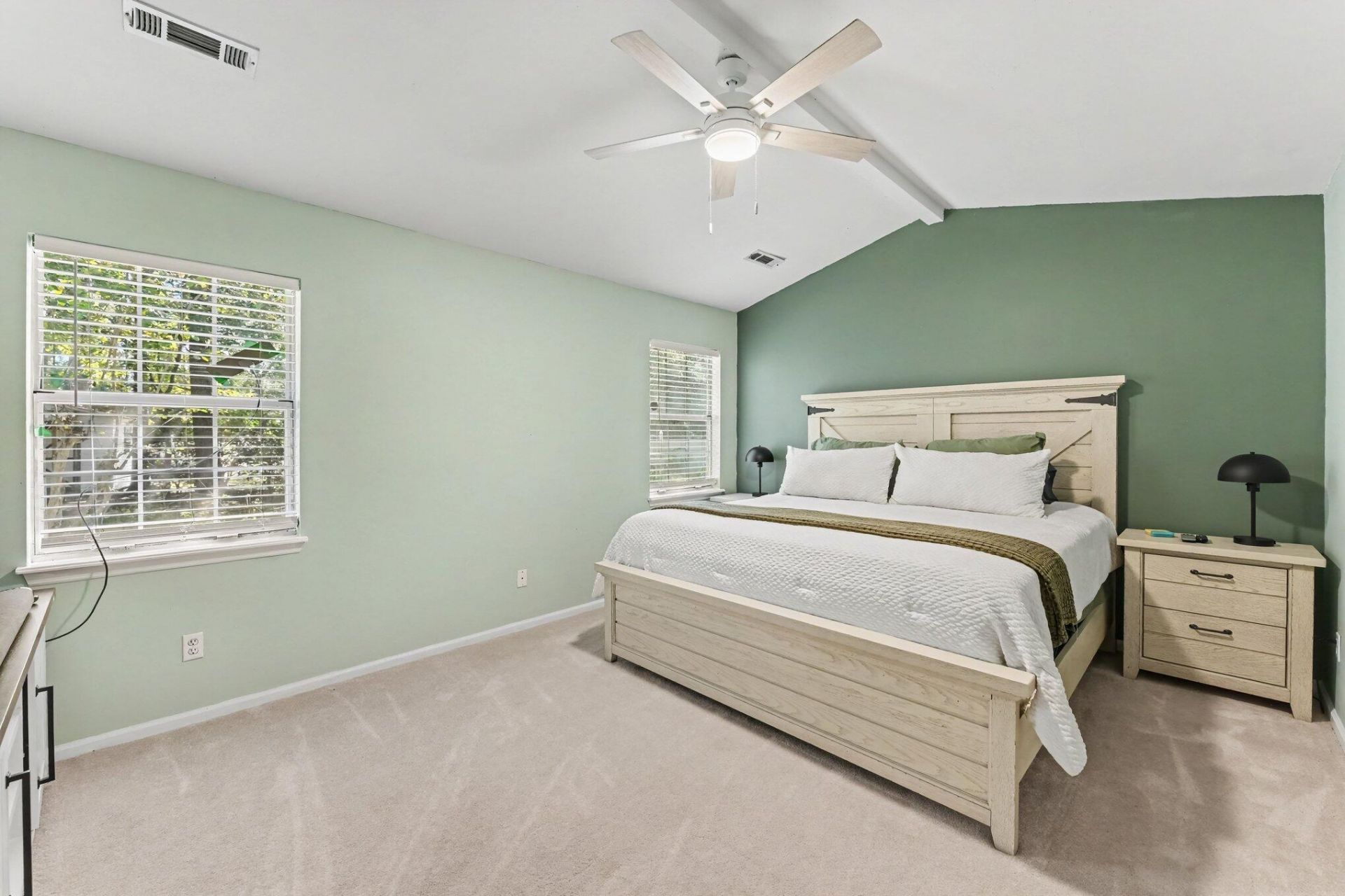 105 Welwyn Road Photo 13