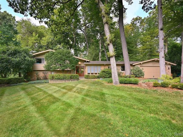4780 Pickering Road, Bloomfield Hills, Mi 48301