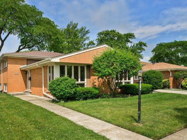 9414 Ozanam Avenue , Morton Grove, IL 60053