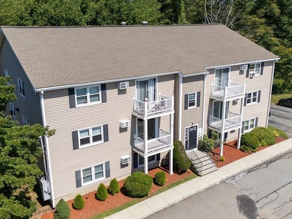 1585 Braley Rd, Unit 51, New Bedford, MA 02745