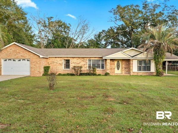 404 NW 3rd St, Summerdale, AL 36580