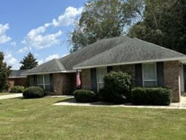 18620 E Hammond Street, Robertsdale, AL 36567